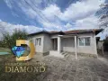 Едноетажна къща в село Странско, общ. Димитровград, снимка 1