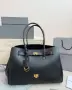 Balenciaga Дамска чанта, кожа, снимка 10