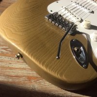 Addiction  Aztec Gold Stratocaster, снимка 9 - Китари - 44507423