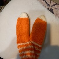 Ръчно плетени детски чорапи, снимка 1 - Чорапи - 39317265