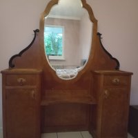 Старинна тоалетка с огледало, снимка 2 - Антикварни и старинни предмети - 42060953