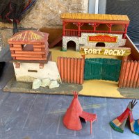 Стара играчка дървен форт, снимка 1 - Антикварни и старинни предмети - 42855223