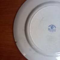 Красива порцеланова чиния с орнаменти , снимка 2 - Чинии - 38921300