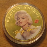 Възпоменателната монета с позлата  Мерлин Монро за ценители и колекционери е колекционерски предмет,, снимка 1 - Антикварни и старинни предмети - 39876513