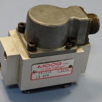 Серво клапан MOOG 10 GPM flow control servo valve 2-stage 210Bar, снимка 10 - Резервни части за машини - 37998790