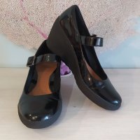 CLARKS черни, лачени – на платформа, № 40, снимка 4 - Дамски ежедневни обувки - 38148797