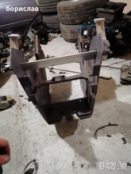 Средна конзола за Мерцедес А класа, снимка 1