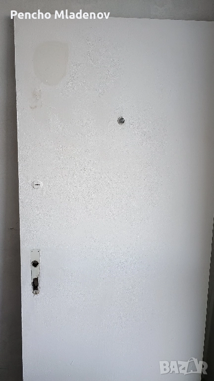 Продавам входна врата от Апартамент , снимка 1