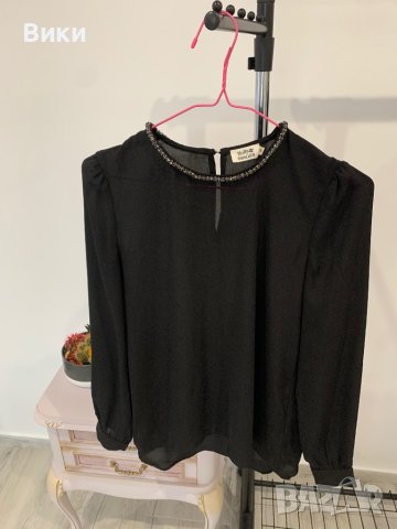 Красива блуза в размер XS, снимка 12 - Блузи с дълъг ръкав и пуловери - 44259939