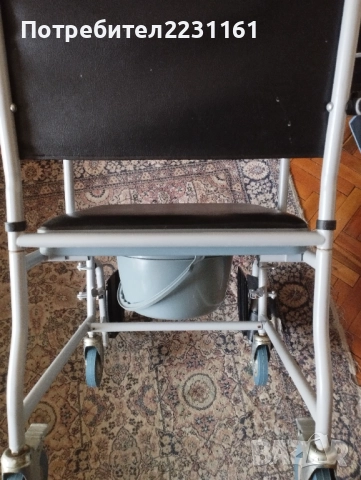 Тоалетен санитарен стол - инвалидна количка, снимка 3 - Инвалидни колички - 52976519