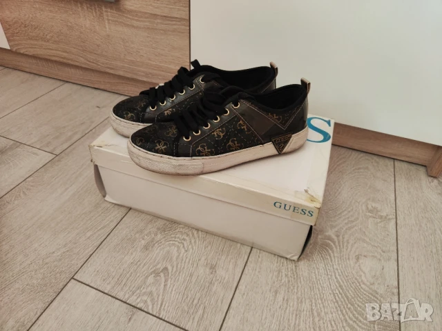 Оригинални черни маратонки кецове Guess В отлично състояние. 36 номер. С кутията. 
