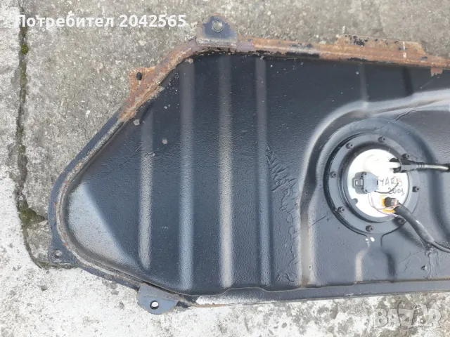 Резервоар за Тойота Ярис , снимка 2 - Части - 48253406