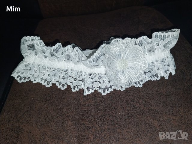 Бели дантелени жартиери за бедро с цвете, снимка 3 - Бельо - 42459617