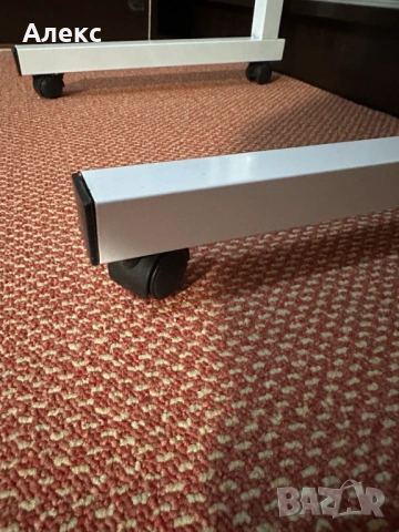 Регулируемо детско бюро за учене – като ново, с колелца, снимка 3 - Бюра - 53902551