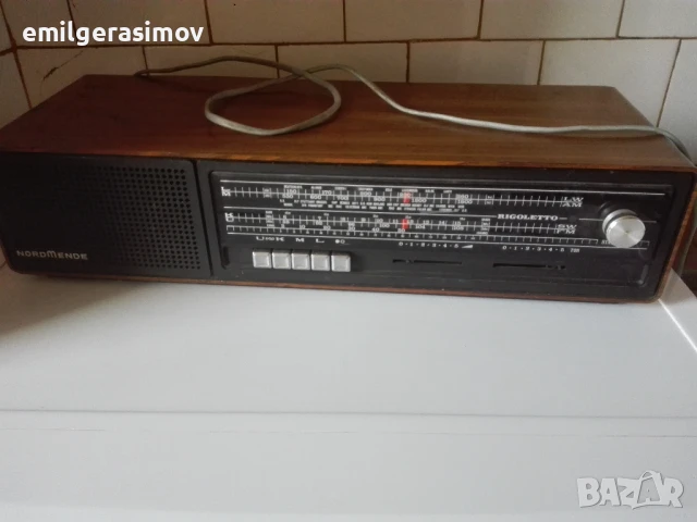 Радио NORD MENDE U 106 , Сокол 404 и Neywa 402.