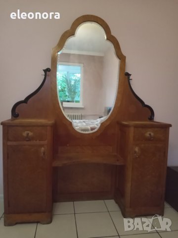 Старинна тоалетка с огледало, снимка 2 - Антикварни и старинни предмети - 42060953