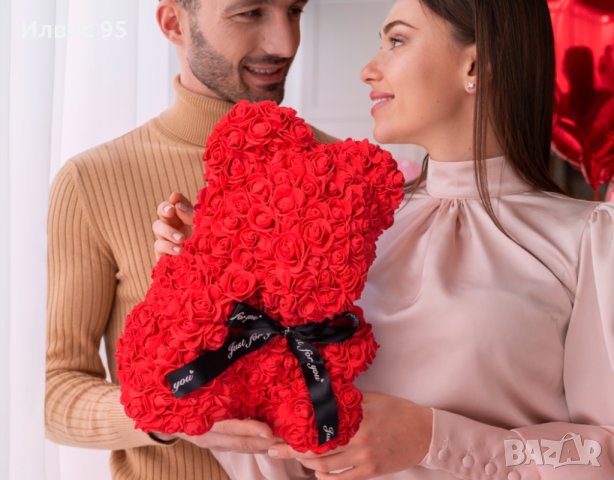 Перфектният подарък за Свети Валентин - Червено мече от рози, снимка 1