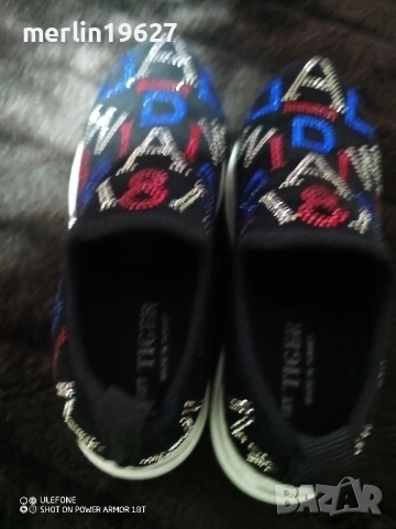 Хубави дамски обувки-маратонки