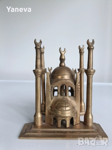 Бронзова статуетка на джамия с купол и няколко минарета, всяко с полумесец на върха. , снимка 2 - Статуетки - 52683166