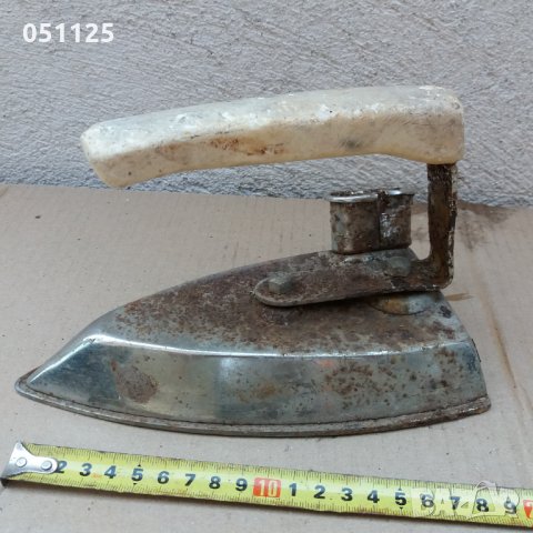 стара ютия, снимка 3 - Антикварни и старинни предмети - 29111612