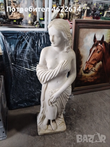 МРАМОРНА СТАТУЯ НА ГОЛА ЖЕНА 
