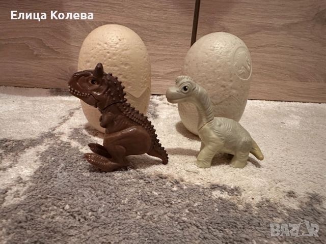 Играчки МакДоналдс динозаври