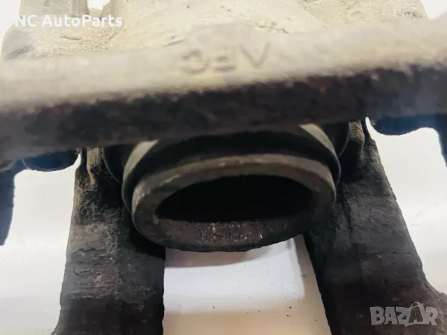 Преден дясен спирачен апарат за BMW БМВ 1 серия F20 F21 2.0 дизел 22284054 BOSCH 2014, снимка 2 - Части - 48632452