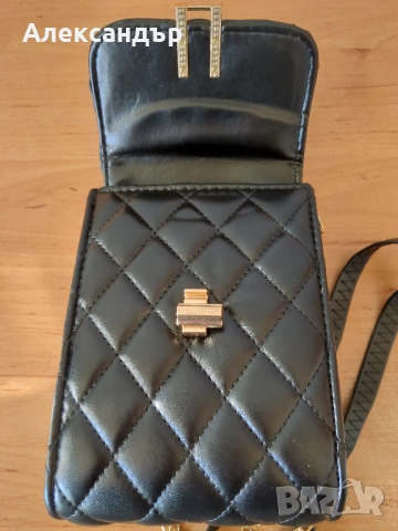 Малка черна дамска чанта, снимка 2 - Чанти - 54323900