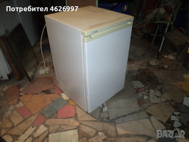 продавам запазен работещ хладилник