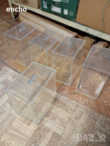 Плексигласови кутии