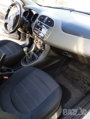 Fiat Bravo 1.4 t-jet 120kc, снимка 8 - Автомобили и джипове - 52682778