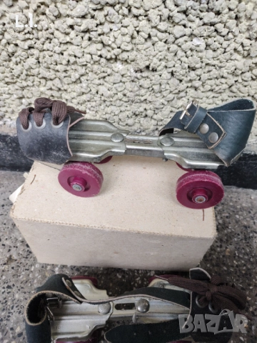 Стари летни кънки /ролери