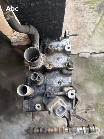 Глава за Тойота Авенсис 1.8 vvti - 129, снимка 2 - Части - 52500432