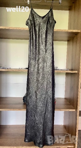 Сребриста дълга рокля