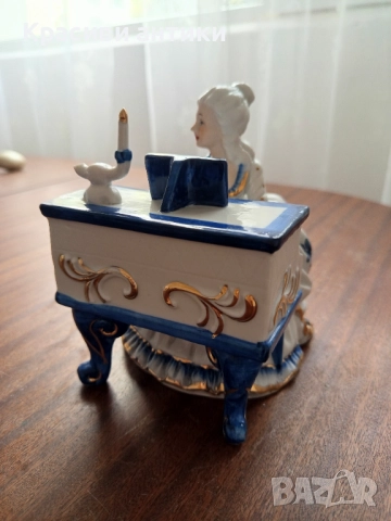 Фигура от порцелан, колекционерска, немска красива, снимка 3 - Колекции - 52318872