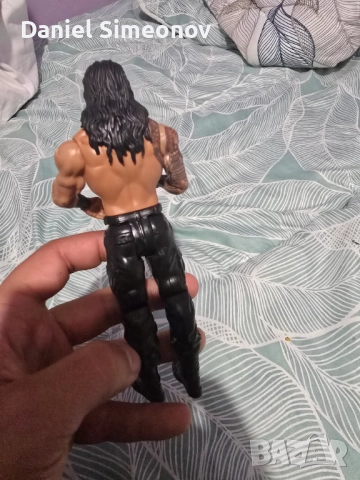 Продавам кеч фигура на Роуман Рейнс, снимка 3 - Други игри - 51926420