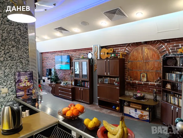 Продавам просторен 3 стаен с възм.за разделяне 138м2 в паркова зона, БЕЗ АГЕНЦИИ, Русе, снимка 8 - Апартаменти - 37919350