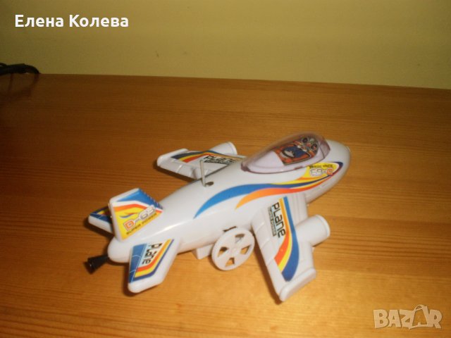 Детски - самолетче, прашка и шапка с рога, снимка 4 - Влакчета, самолети, хеликоптери - 34540760