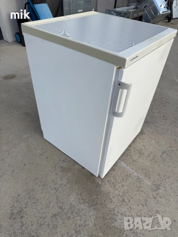 Малък хладилник Либхер - Голям вътрешен обем, снимка 9 - Хладилници - 52549696