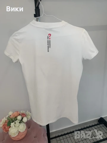 Тениска Guess, размер М, подходяща и за S, снимка 6 - Тениски - 50530725
