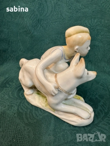 Статуетка „Млад граничар с куче“. ЛФЗ „Ломоносов“, СССР, 1950-1960 г., снимка 2 - Антикварни и старинни предмети - 52975563