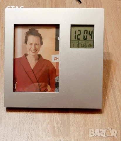 Настолен часовник със снимка и Комплект аудио адаптери SIGNALEXза MP3,стереоуредби