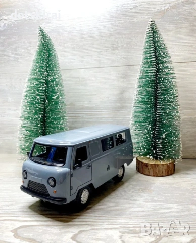 Метален макетен модел УАЗ в мащаб 1:18 , снимка 2 - Колекции - 53941581