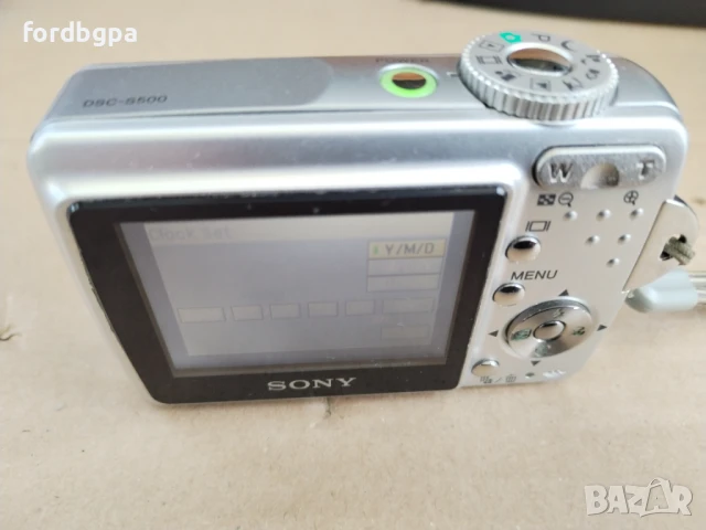 Малък фотоапарат Sony Cyber-shot DSC-S500