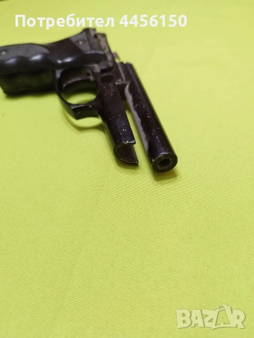 Продавам пистолет за части или реставрация , снимка 5 - Други ценни предмети - 52900033