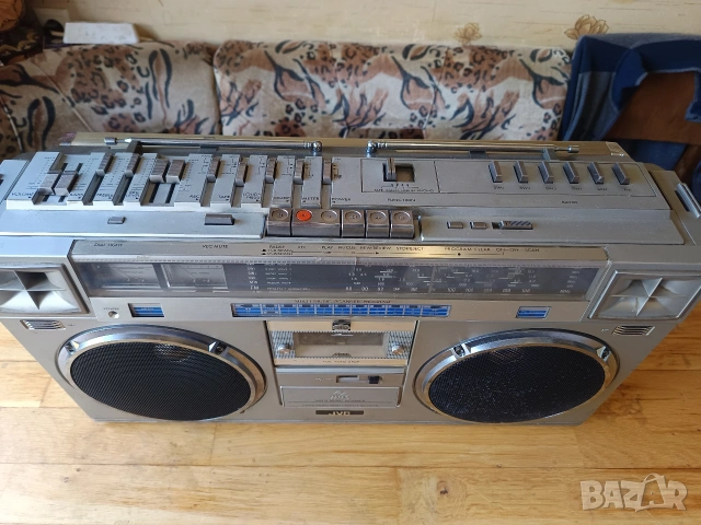 JVC RC M70W, снимка 2 - Радиокасетофони, транзистори - 54112561