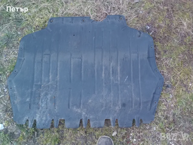 Кора под двигателя фолцваген голф 5 1K0825237N , снимка 2 - Части - 48561257