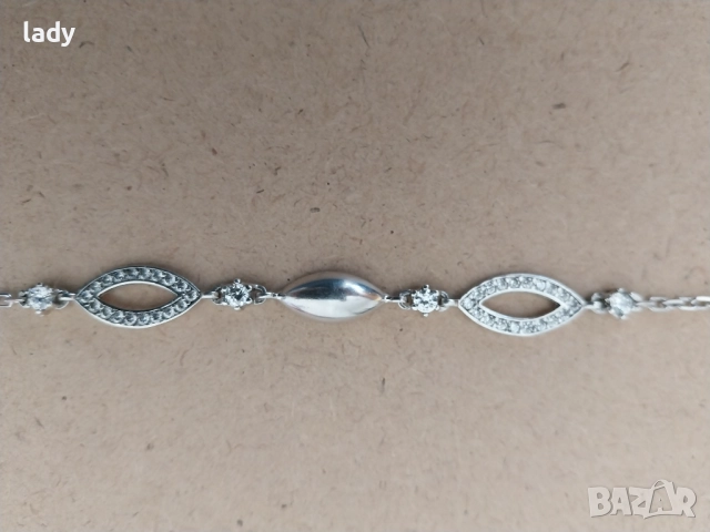 Красива, нежна дамска сребърна гривна. 19 см.