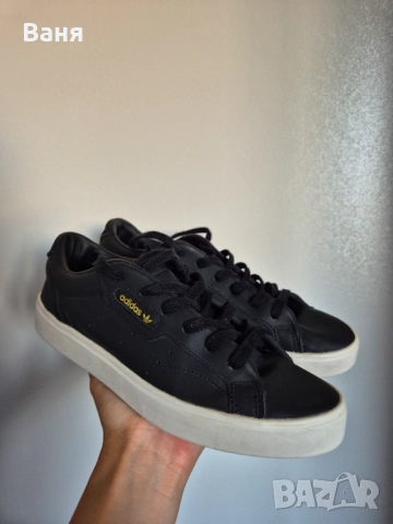 Дамски маратонки Adidas , снимка 2 - Маратонки - 51625944