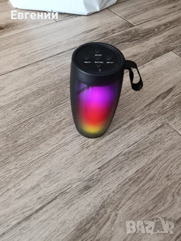 Блутут колонка с цветна LED подсветка (Bluetooth / USB / MicroSD / TWS